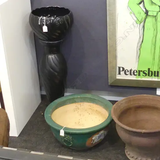  BLACK JARDINIERE ON PEDESTAL COLUMN + CHINESE LGE GARDEN POT