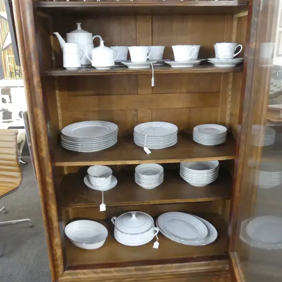 NORITAKE 'TAHOE' DINNER SERVICE; 8 PLACE SETTING INCL TEAPOT, SERVING DISHES ETC..