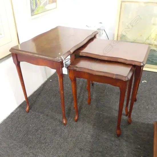 3 MAHOGANY NESTING TABLES W.515mm