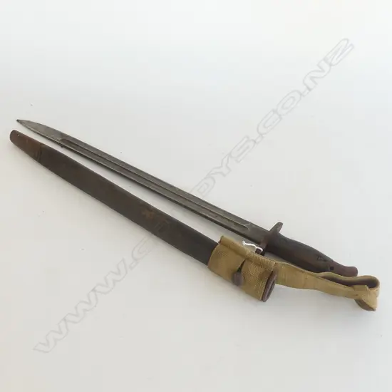 BAYONET IN SCABBARD WITH CANVAS FROG L.580mm