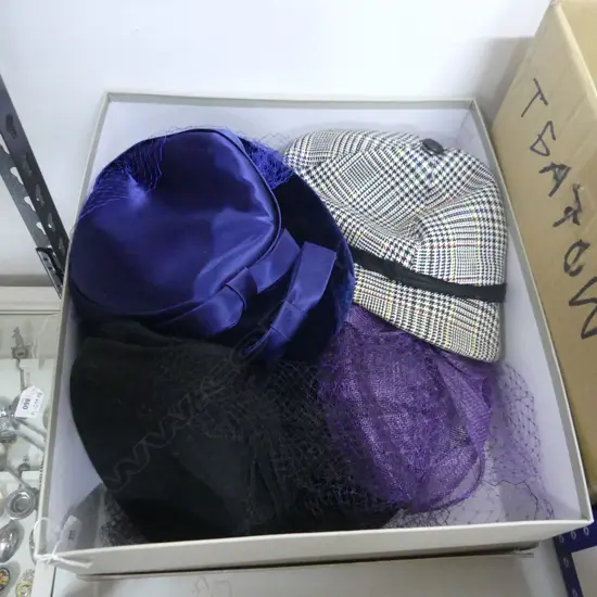 BOX OF 5 VINTAGE HATS
