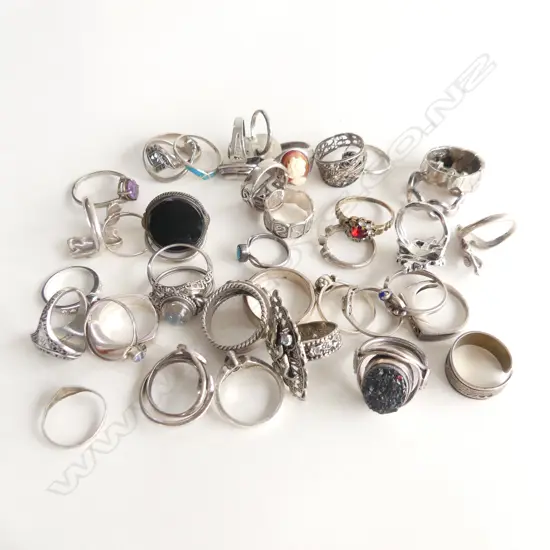 42 ASST. STG / SILVER METAL COSTUME RINGS