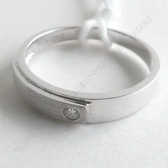 18CT WHITE GOLD DIAMOND BAND 2.0GMS