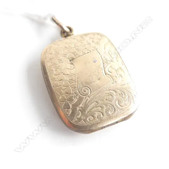 ROLLED GOLD LOCKET