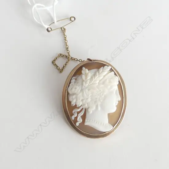 9ct GOLD 19thC FRAMED CLASSICAL CAMEO finely carved 9.6gms