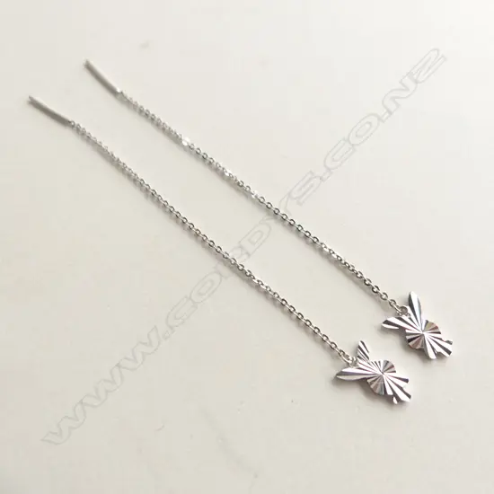 18CT WHITE GOLD DROP  THREAD EARRINGS  1.1GMS