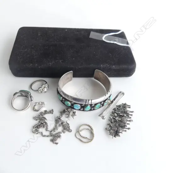 QUANITY OF COSTUME JEWELLERY. SILVER MEXICAN BRACELET & RING. OTHER MARKED 835