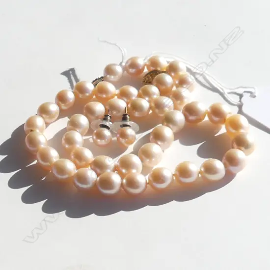 STRING OF PINK PEARLS AND PINK PEARL EARRINGS