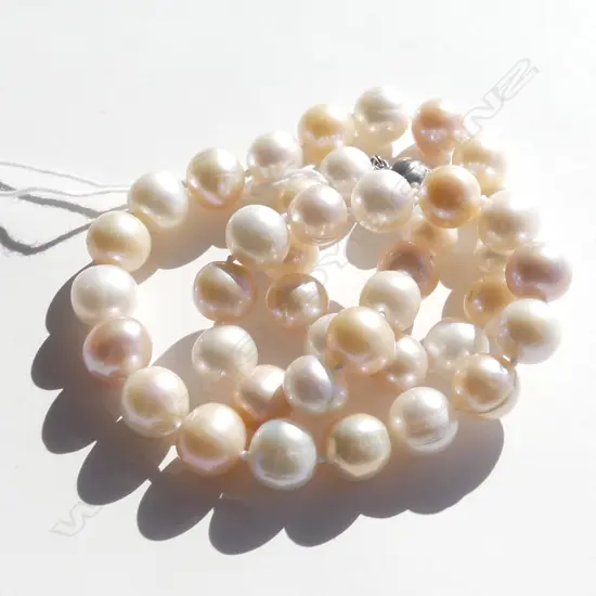 PEARL NECKLACE; MIXED COLOUR 10mm dia L.480mm 