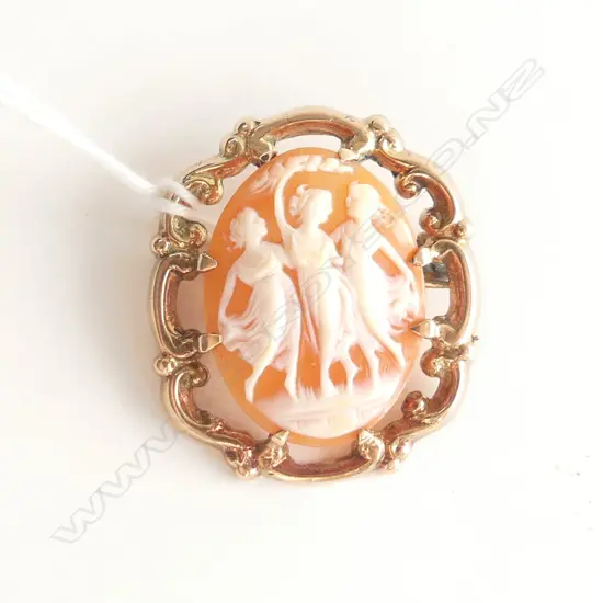9CT GOLD FRAMED CAMEO 6.43gms