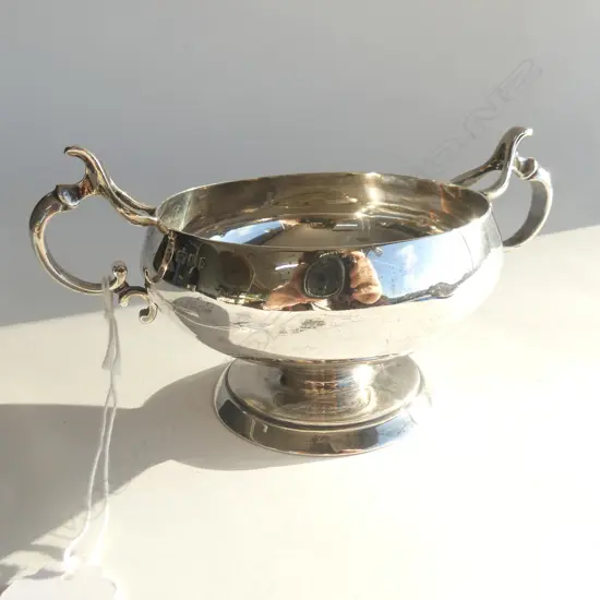 STG SILVER 2 HANDLED BOWL (DIA 165MM) 198GMS, LONDON 1925