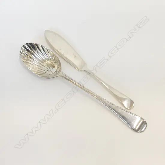 STG SILVER SHELL SHAPED TEASPOON & SM BUTTER KNIFE 27GMS