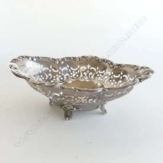 STG SILVER PIERCED DISH 195 X 145MM  122GMS
