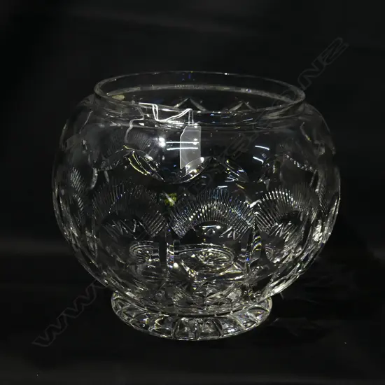 LG CRYSTAL CUT FISH BOWL SHAPE BOWL H. 200 DIA 180MM