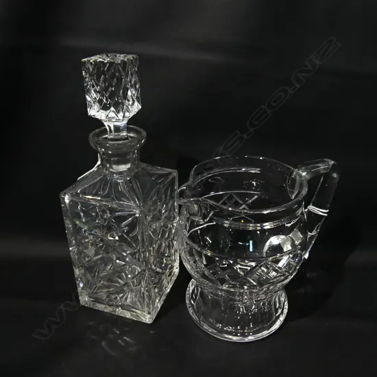 CUT GLASS DECANTER (H. 260MM) & CRYSTAL WATER JUG (H. 160MM)