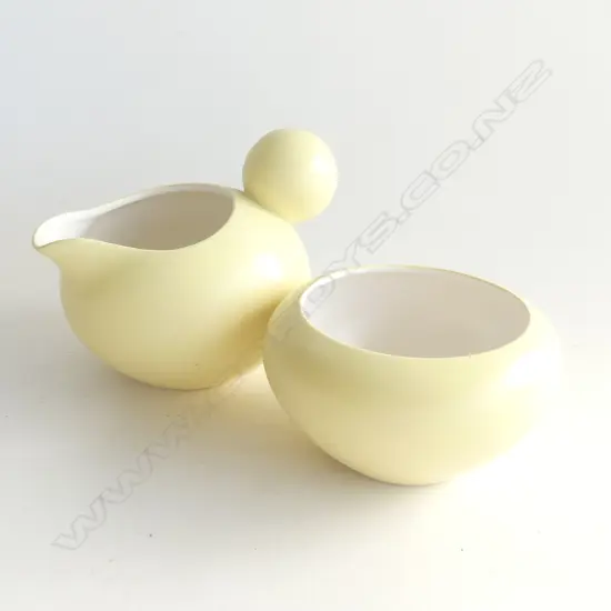 DOROTHY THORPE MILK & SUGAR CROWN LYNN YELLOW SANTA BARBRA H110MM