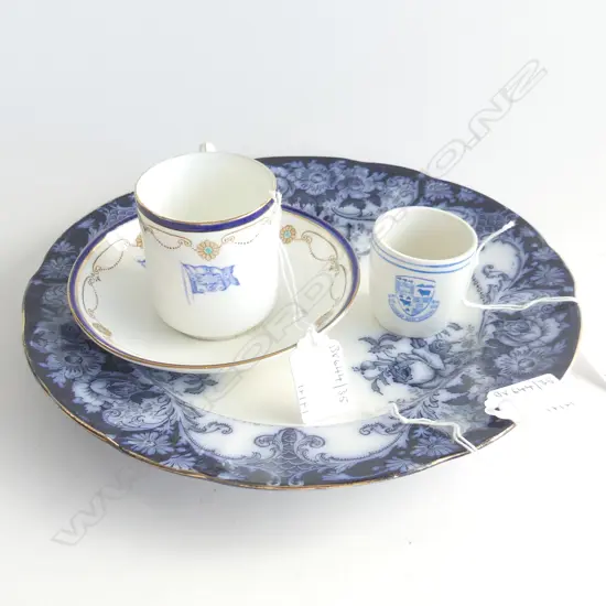 B/W PLATE AMOURIAL C/S & EGG CUP