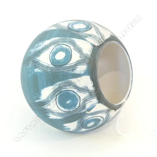 HOWARD WILLIAMS POTTERY SALT PIG  