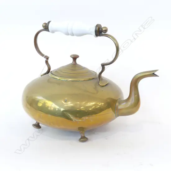LG COPPER KETTLE WITH PORCELAIN HANDLE. COUPLE OF DENTS 