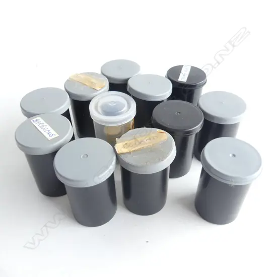 BAG 12 FILM OF MIXED WORLD TUBES EG. NETHERLANDS, POLAND, BARBADOS, DENMARK ETC..