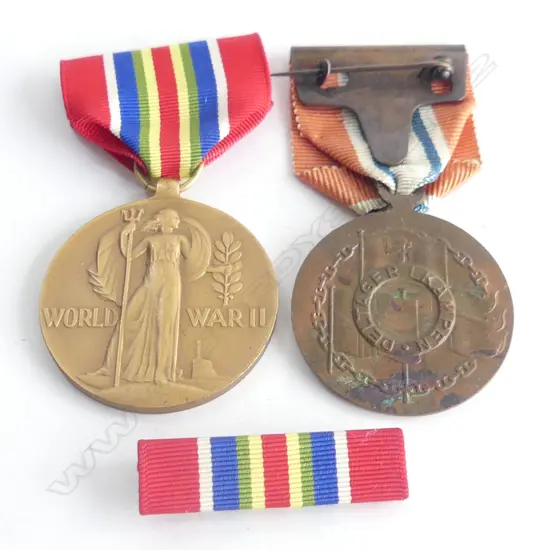 2 OLD MEDALS INCL USA WORLD WAR 11 MEDAL ON RIBBON PLUS RIBBON BADGE ETC.