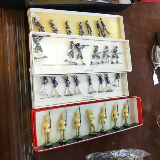 4 BOXES VINTAGE TOY LEAD SOLDIERS INCL. MAORI WWI CONTINGENT