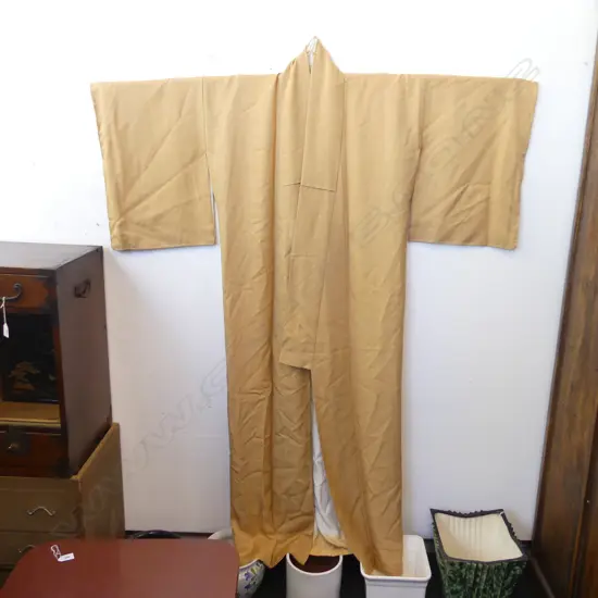 LONG BROWN TEXTURED PATTERN SILK KIMONO - FULLY LINED WHITE SATIN