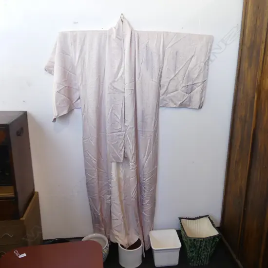 FULL LENGTH SOFT PINK SATIN W/FEATHER PRINT KIMONO - FULLY LINED 