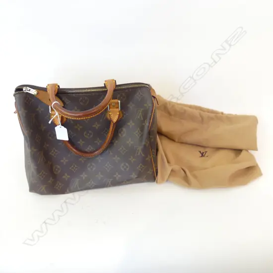 LOUIS VUITTON (?) LEATHER BAG, 290 X 230MM, COMES WITH DUST BAG