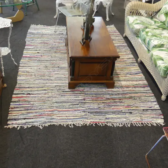 LARGE 'FABRIQUE' RUG L 2470 MM