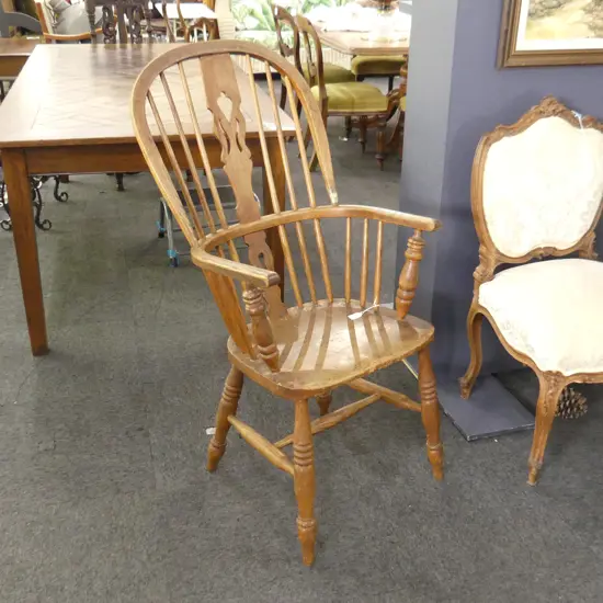 EARLY 20TH CENTURY OAK WINDSOR CHAIR. WITH DEAL SEAT. SOME REPAIR REQUIRED. H.1120mm
