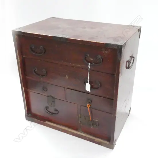 SM JAPANESE TANSU WOODEN RED STAINED CHEST - 6 DRAWER WITH KEY 480 X 300 X 420MM - SOME SCRATCHES & WEAR