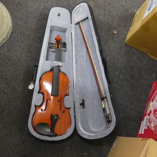 CASED VIOLIN (no strings)