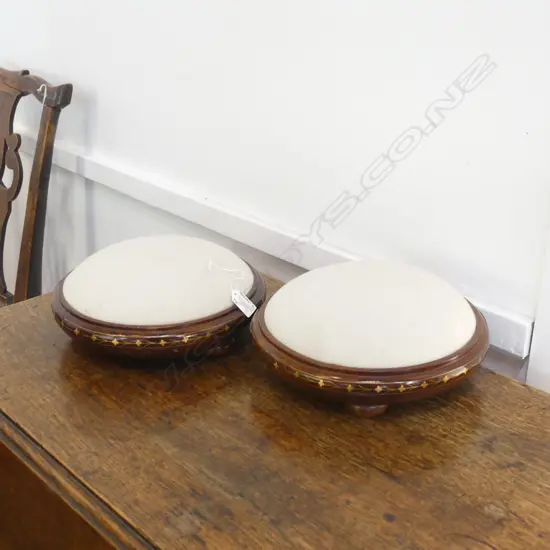 PR ROUND PADDED FOOT STOOLS 