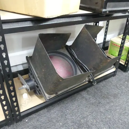 VINTAGE TRAFFIC LIGHTS - USED AS PROP IN A MOVIE - WORKING ONE LENS BROKEN