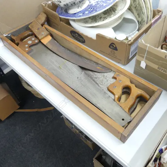 COLLECTION VINTAGE HAND SAWS