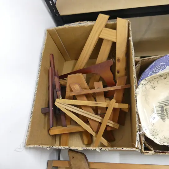 BOX ASST WOODEN SM EASEL STANDS 