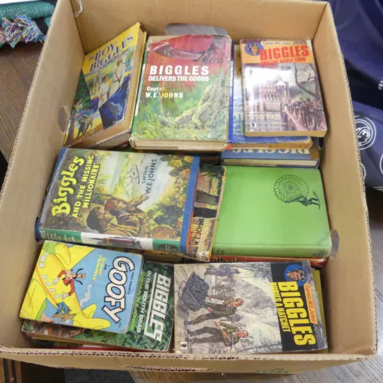LG BOX ASST BOOKS INCL BIGGLES