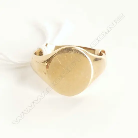 9CT GOLD SIGNET RING 5.39gm  SIZE S 1/2