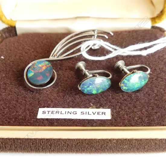 ST SILVER & OPAL DOUBLET BROOCH & EARRINGS, SCREW BACKS