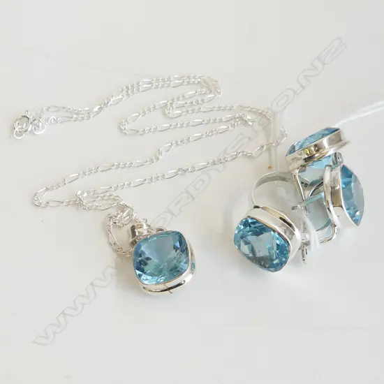 4 PCE BLUE TOPAZ / SILVER SET; PR EARRINGS, RING & NECKACE