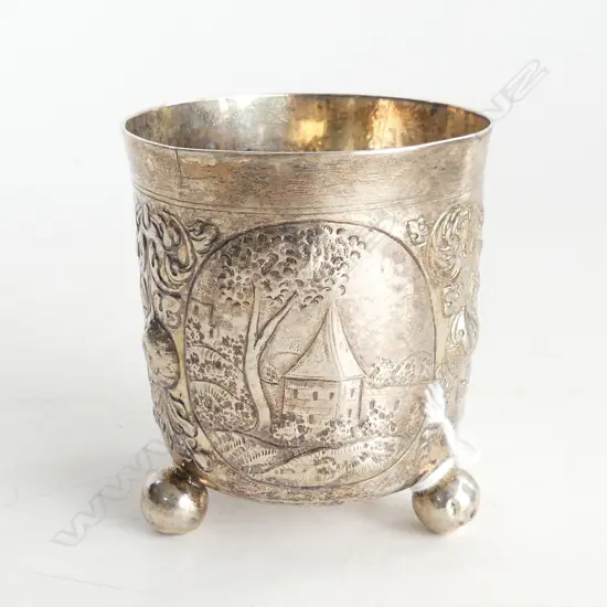 ANTIQUE CONTINENTAL SILVER GILT LINED EMBOSSED BEAKER ON 3 BALL FEET - GERMAN 18thC? H.75mm 70 GM