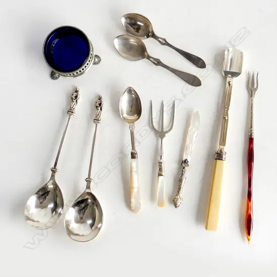 8 PCE ASST EP INCL. STILTON SCOOP + STG TEASPOON w. MoP HANDLE & STG / MoP PAPER KNIFE