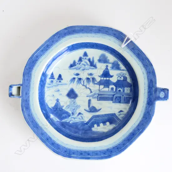 A Chinese octagonal ceramic warming dish