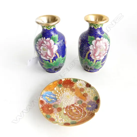 PR SMALL BLUE CLOISONNE VASES H.105mm + SATSUMA PIN DISH 90mm dia