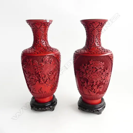 PR CINNABAR VASES H.255mm ON STANDS