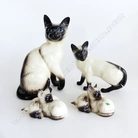2 BESWICK SIAMESE CATS H. 250 (No.1882) & 160mm plus TWO KITTEN GROUPS,   (1 WITH HAIRLINE)