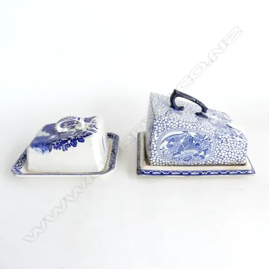 2 B/W LIDDED CHEESE WEDGES LONGEST 210MM