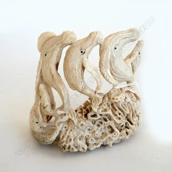 RTV CARVED WHALEBONE 7 SPERM WHALE GROUP. H.100mm