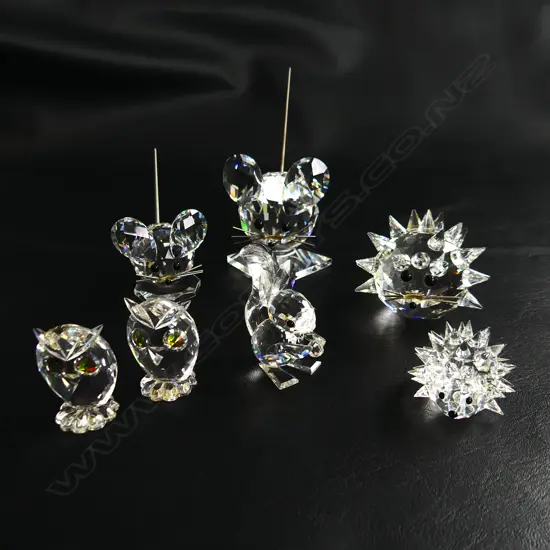 7 PCES SWAROVSKI CRYSTAL; 2 HEDGEHOGS, 2 MICE, 2 OWLS, SQUIRREL - ALL IN ORIG. BOXES SOME CHIPS AF
